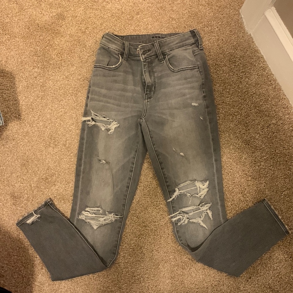 American eagle gray distressed jegging size 4 short